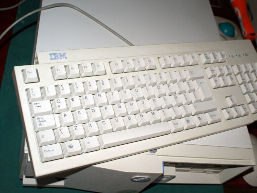 1319731990 81 FT0 Teclado 