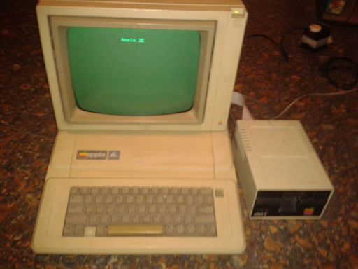 1371769770 573 FT0 Appleii A 